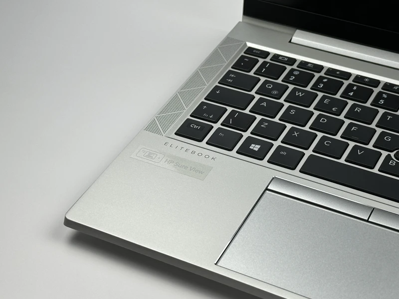 HP EliteBook 845 G7 – moc Ryzen 5 4650U, ekran FHD i stylowa, lekka konstrukcja. Doskonały wybór do pracy i codziennych zadań.