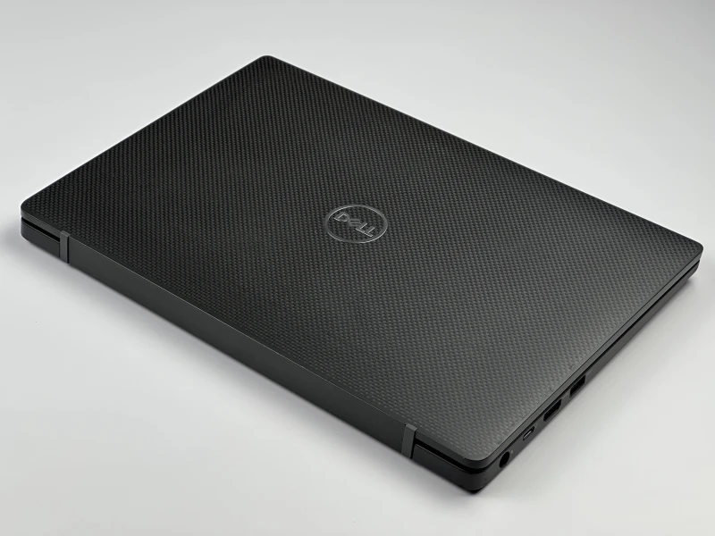 Dell Latitude 7400 - procesor i5-8365U, ekran 14" FHD. Biznesowy ultrabook z lekką obudową Carbon – idealny do pracy mobilnej i biura.