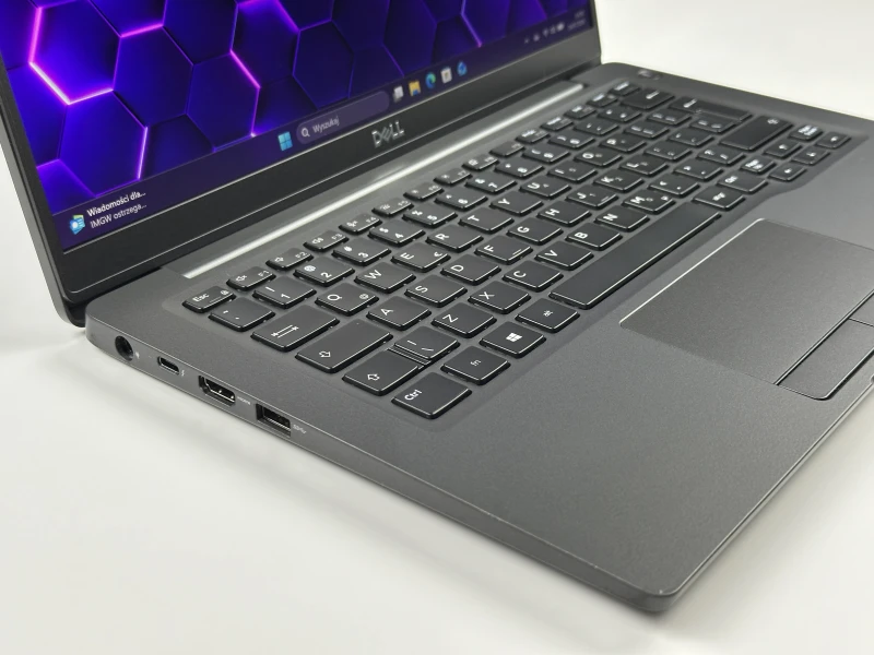 Dell Latitude 7400 - procesor i5-8365U, ekran 14" FHD. Biznesowy ultrabook z lekką obudową Carbon – idealny do pracy mobilnej i biura.