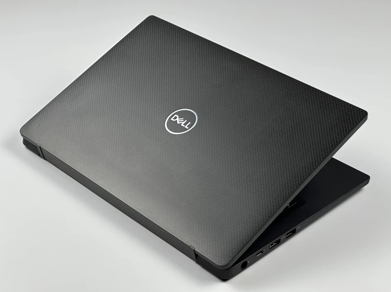 Dell Latitude 7400 - procesor i5-8365U, ekran 14" FHD. Biznesowy ultrabook z lekką obudową Carbon – idealny do pracy mobilnej i biura.