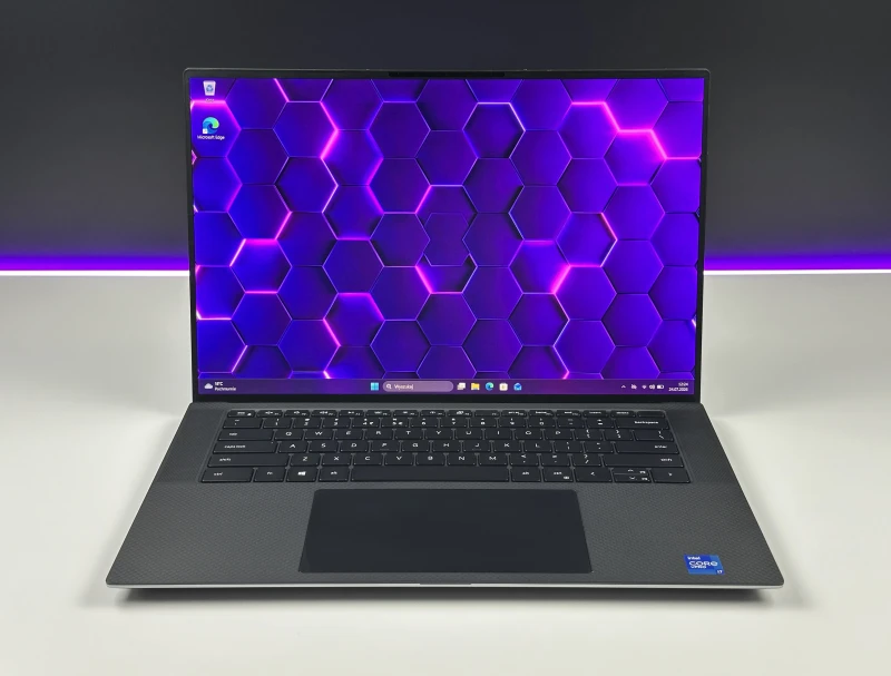 Dell Precision 5560 z i7-11850H i ekranem 15,6" FHD+. Smukła stacja robocza z klawiaturą US, czytnikiem linii papilarnych.