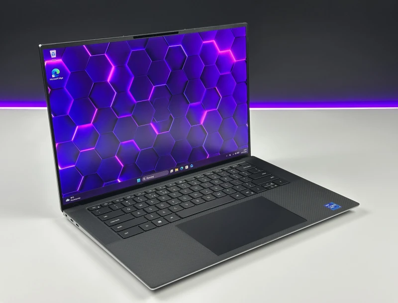 Dell Precision 5560 z i7-11850H i ekranem 15,6" FHD+. Smukła stacja robocza z klawiaturą US, czytnikiem linii papilarnych.