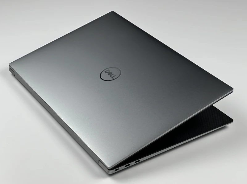 Dell Precision 5560 z i7-11850H i ekranem 15,6" FHD+. Smukła stacja robocza z klawiaturą US, czytnikiem linii papilarnych.