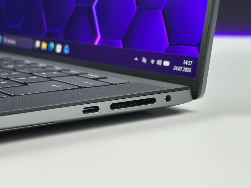Laptop Dell Precision 5570 z i9-12900H, ekranem 15.6" FHD+ i RTX A2000. Smukła stacja robocza z czytnikiem linii papilarnych i pamięcią DDR5.