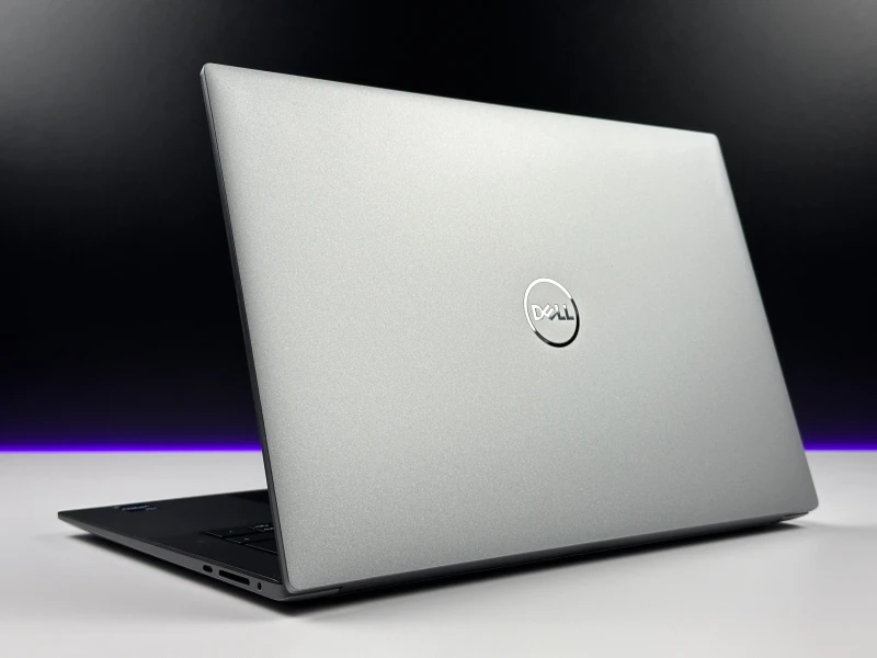 Laptop Dell Precision 5570 z i9-12900H, ekranem 15.6" FHD+ i RTX A2000. Smukła stacja robocza z czytnikiem linii papilarnych i pamięcią DDR5.