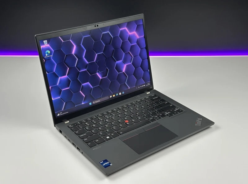 Lenovo ThinkPad T14 Gen 3 z i7-1270P, matrycą FHD+ i klawiaturą US (PL) – elegancja i moc w kompaktowej formie do pracy i zadań kreatywnych.