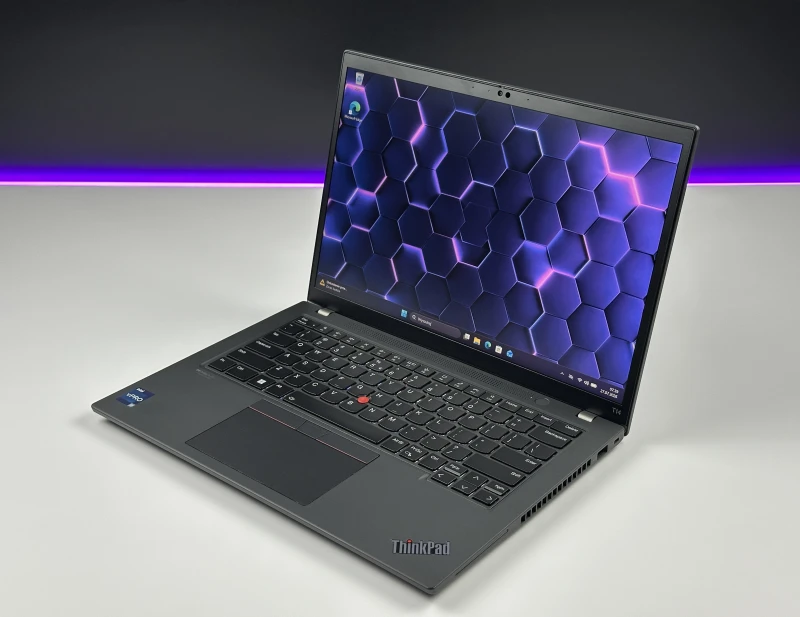 Lenovo ThinkPad T14 Gen 3 z i7-1270P, matrycą FHD+ i klawiaturą US (PL) – elegancja i moc w kompaktowej formie do pracy i zadań kreatywnych.