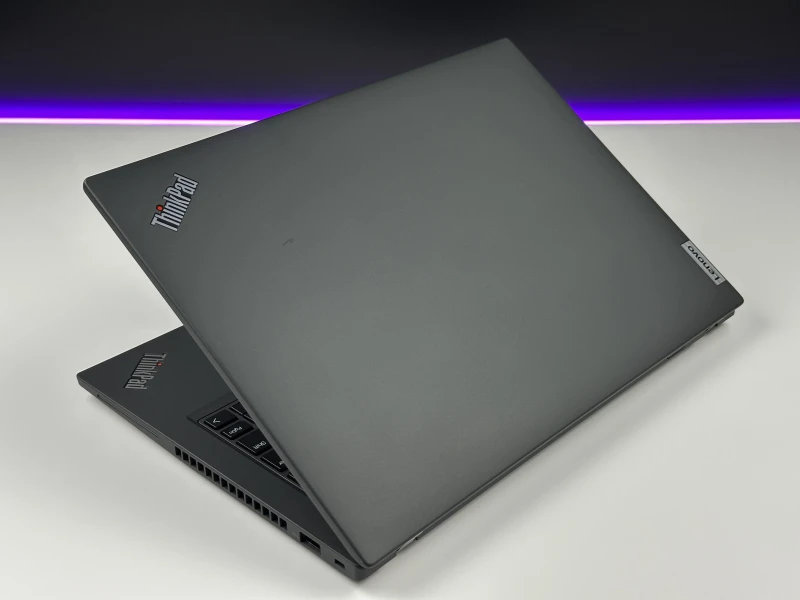 Lenovo ThinkPad T14 Gen 3 z i7-1270P, matrycą FHD+ i klawiaturą US (PL) – elegancja i moc w kompaktowej formie do pracy i zadań kreatywnych.