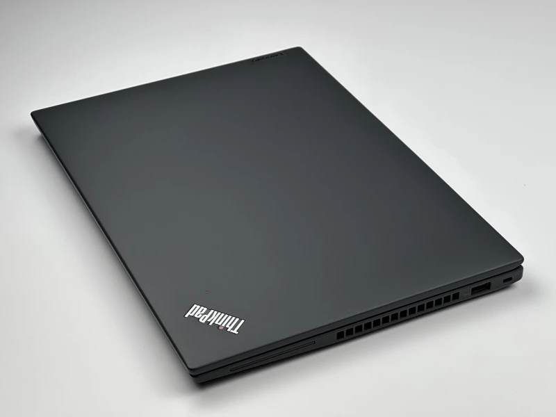 Lenovo ThinkPad T14 Gen 3 z i7-1270P, matrycą FHD+ i klawiaturą US (PL) – elegancja i moc w kompaktowej formie do pracy i zadań kreatywnych.