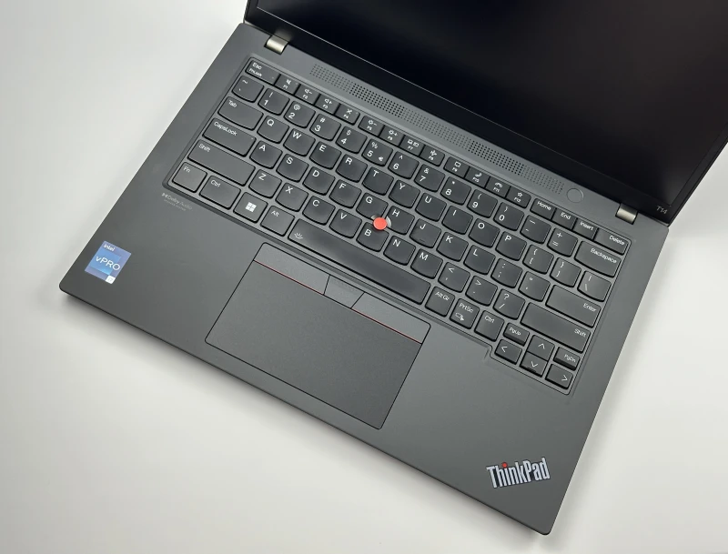 Lenovo ThinkPad T14 Gen 3 z i7-1270P, matrycą FHD+ i klawiaturą US (PL) – elegancja i moc w kompaktowej formie do pracy i zadań kreatywnych.
