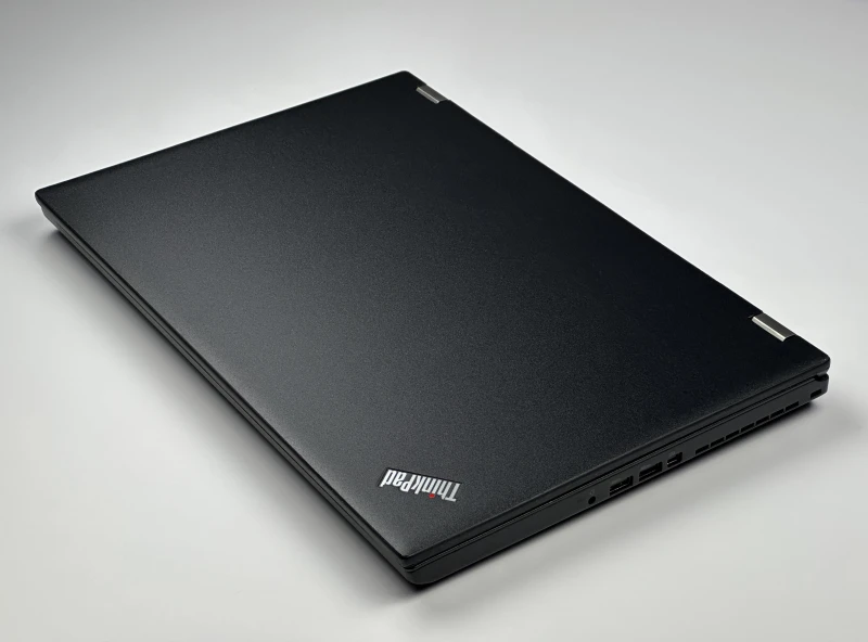 Lenovo ThinkPad P52 z i7-8850H, ekranem 15.6" FHD i Quadro P2000 (4GB). Mobilna stacja robocza do pracy w CAD i projektach 3D.