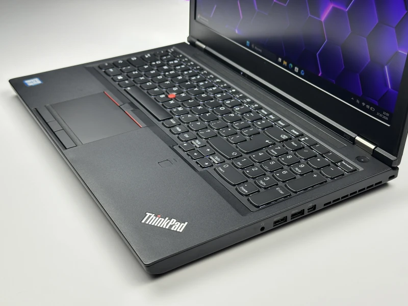 Lenovo ThinkPad P52 z i7-8850H, ekranem 15.6" FHD i Quadro P2000 (4GB). Mobilna stacja robocza do pracy w CAD i projektach 3D.