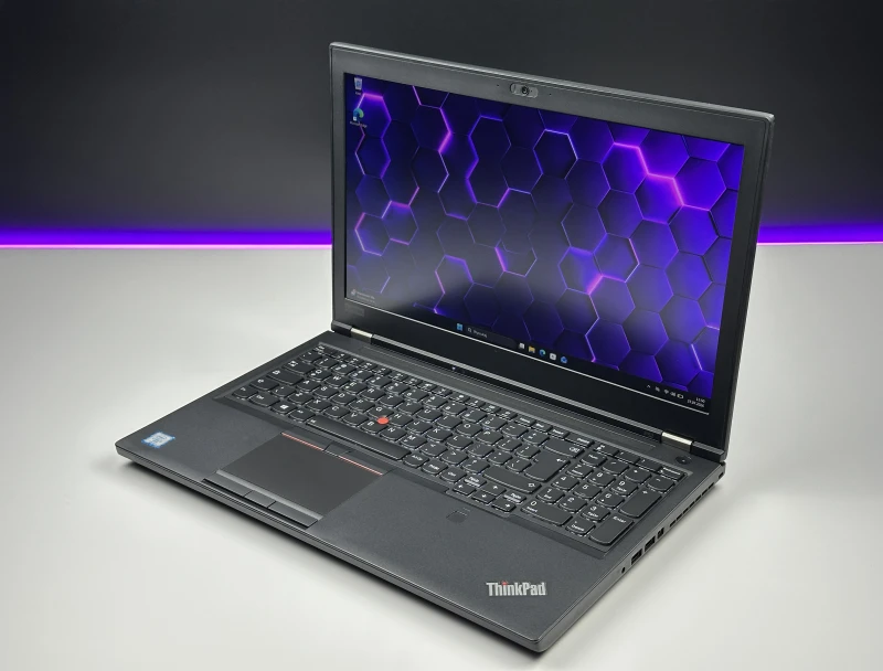 Lenovo ThinkPad P52 z i7-8850H, ekranem 15.6" FHD i Quadro P2000 (4GB). Mobilna stacja robocza do pracy w CAD i projektach 3D.
