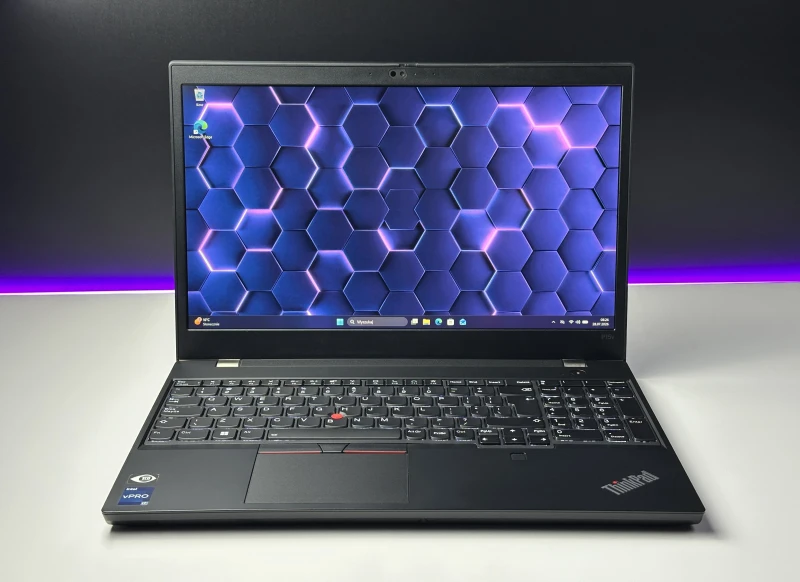 Lenovo ThinkPad P15v Gen 3 z i7-12800H, ekranem 15.6" FHD i NVIDIA T1200. Mobilna stacja robocza z pamięcią DDR5 do CAD i pracy technicznej.