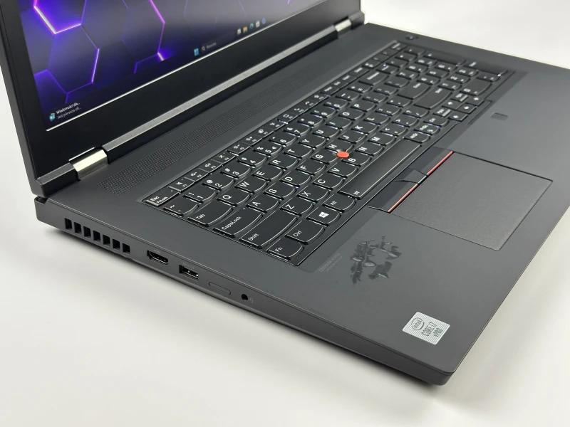 Lenovo ThinkPad P17 Gen 1 - procesor i7-10850H, ekran 17.3", Quadro RTX 3000. Stacja robocza z klawiaturą US, 4 slotami RAM i obsługą dysków M.2.