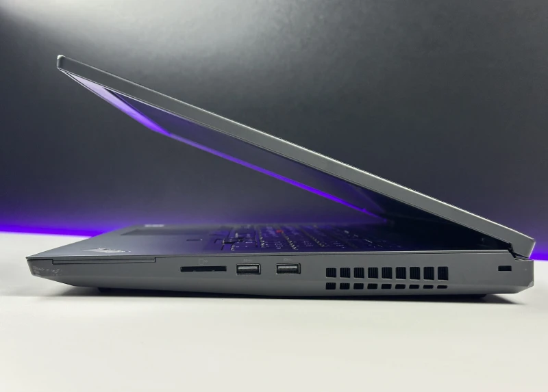 Lenovo ThinkPad P17 Gen 1 i7-10850H, 17.3" FHD, Quadro RTX 4000. Stacja robocza z klawiaturą US, 4 slotami RAM i obsługą wielu dysków M.2.