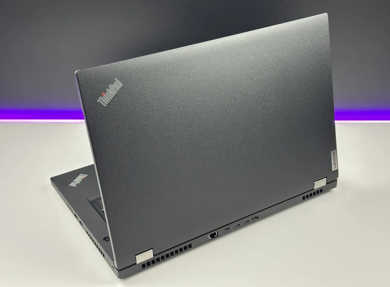 Lenovo ThinkPad P17 Gen 1 i7-10850H, 17.3" FHD, Quadro RTX 4000. Stacja robocza z klawiaturą US, 4 slotami RAM i obsługą wielu dysków M.2.