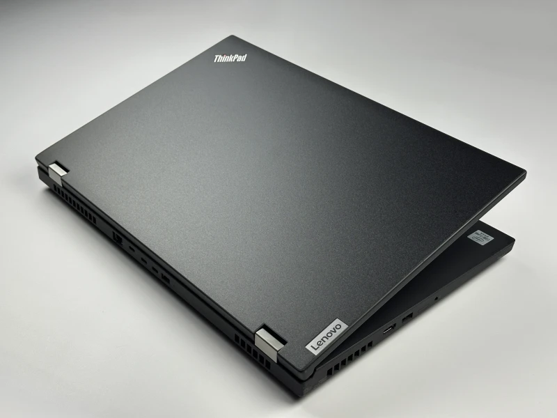 Lenovo ThinkPad P17 Gen 1 i7-10850H, 17.3" FHD, Quadro RTX 4000. Stacja robocza z klawiaturą US, 4 slotami RAM i obsługą wielu dysków M.2.