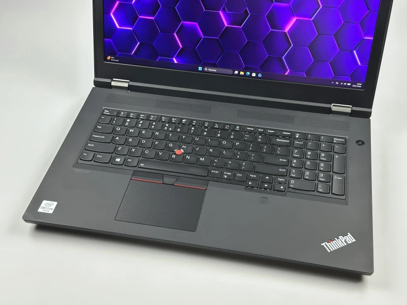Lenovo ThinkPad P17 Gen 1 i7-10850H, 17.3" FHD, Quadro RTX 4000. Stacja robocza z klawiaturą US, 4 slotami RAM i obsługą wielu dysków M.2.