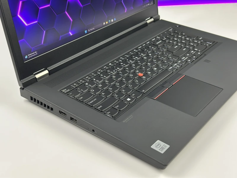 Lenovo ThinkPad P17 Gen 1 i7-10750H, Quadro T2000. Stacja robocza z mocną konstrukcją i zapasem miejsca na rozbudowę RAM oraz dysków.