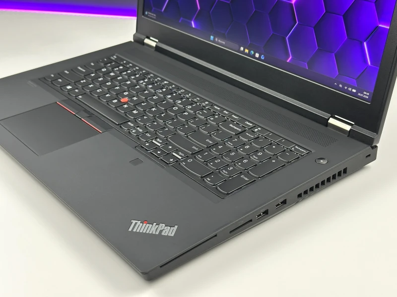 Lenovo ThinkPad P17 Gen 1 i7-10750H, Quadro T2000. Stacja robocza z mocną konstrukcją i zapasem miejsca na rozbudowę RAM oraz dysków.