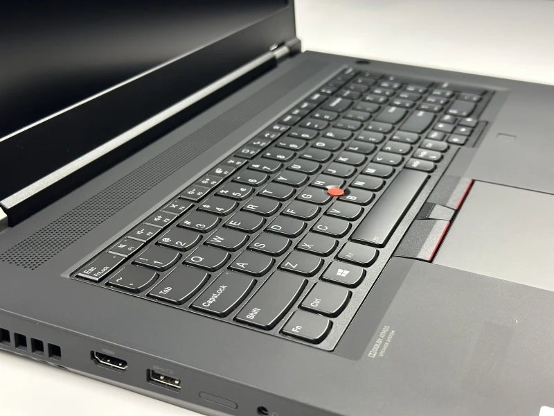 Lenovo ThinkPad P17 Gen 1 i7-10750H, Quadro T2000. Stacja robocza z mocną konstrukcją i zapasem miejsca na rozbudowę RAM oraz dysków.