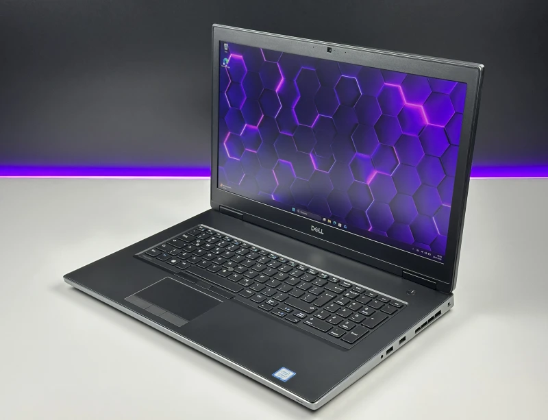 Dell Precision 7730 i7-8750H, ekran 17.3" FHD, Quadro P3200 (6GB). Mobilna stacja robocza z 4 slotami RAM i miejscem na rozbudowę dysków M.2.
