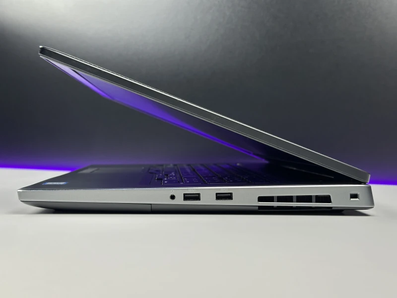 Dell Precision 7730 i7-8750H, ekran 17.3" FHD, Quadro P3200 (6GB). Mobilna stacja robocza z 4 slotami RAM i miejscem na rozbudowę dysków M.2.