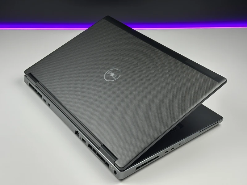 Dell Precision 7730 i7-8750H, ekran 17.3" FHD, Quadro P3200 (6GB). Mobilna stacja robocza z 4 slotami RAM i miejscem na rozbudowę dysków M.2.