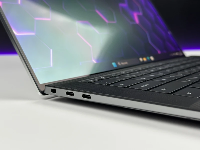 Dell Precision 5570 z i7-12800H, 15.6" 3.5K OLED i RTX A2000. Smukła stacja robocza z klawiaturą US, DDR5 i ekranem o wysokim kontraście.