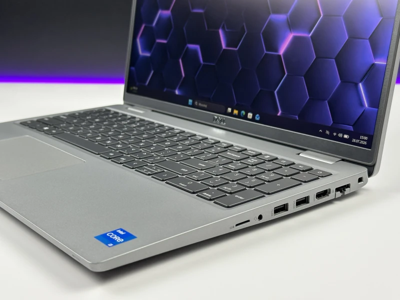 Dell Latitude 5520 i5-1135G7, 15.6" FHD, modem LTE. Biznesowy laptop z Intel Iris Xe i portami Thunderbolt 4 do wygodnej pracy mobilnej.