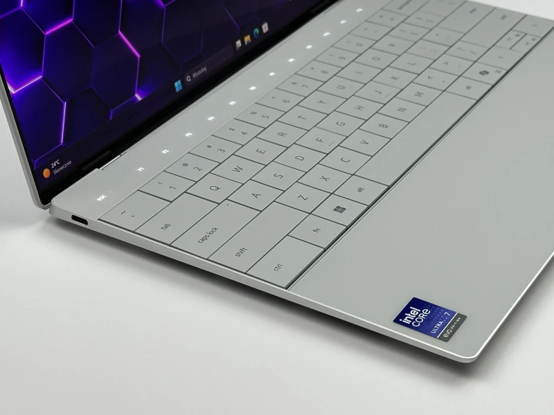 Laptop Dell XPS 13 9350 z Ultra 7 258V, 32GB RAM i dotykowym ekranem 13.4" 3K OLED. Laptop premium z Intel Arc i lekką konstrukcją.