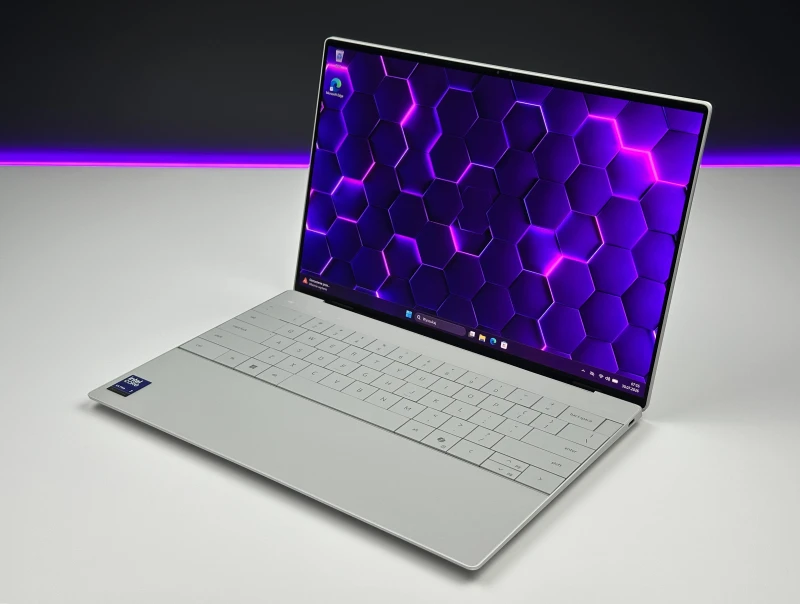 Laptop Dell XPS 13 9350 z Ultra 7 258V, 32GB RAM i dotykowym ekranem 13.4" 3K OLED. Laptop premium z Intel Arc i lekką konstrukcją.