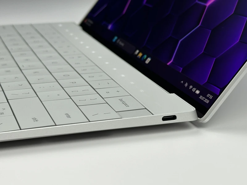 Laptop Dell XPS 13 9350 z Ultra 7 258V, 32GB RAM i dotykowym ekranem 13.4" 3K OLED. Laptop premium z Intel Arc i lekką konstrukcją.