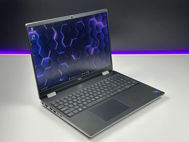 Dell Precision 7680 z i9-13950HX, 64GB ram  i ekranem 16". Mobilna stacja robocza z Thunderbolt 4 i konstrukcją stworzoną do wymagających projektów.