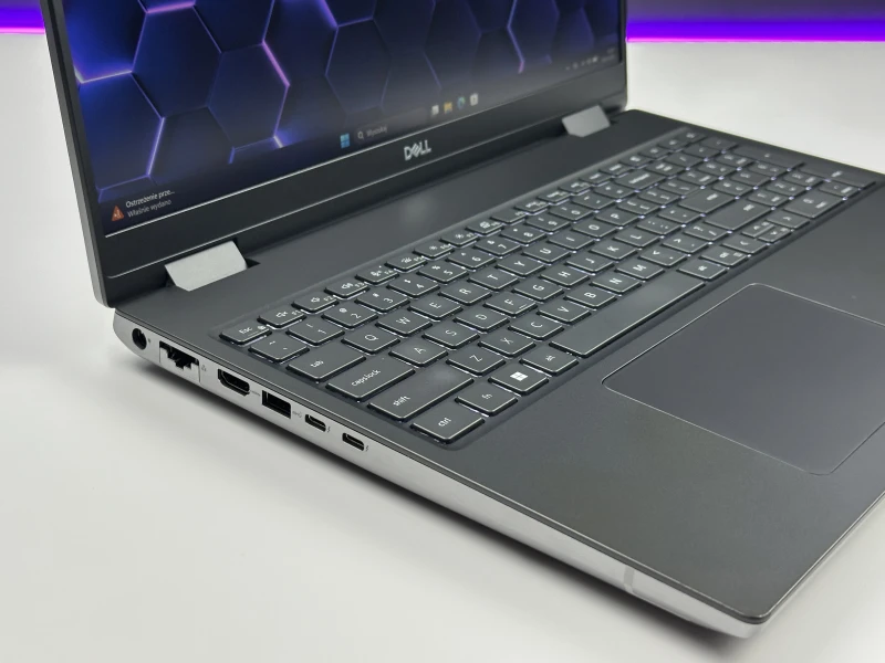 Dell Precision 7680 z i9-13950HX, 64GB ram  i ekranem 16". Mobilna stacja robocza z Thunderbolt 4 i konstrukcją stworzoną do wymagających projektów.