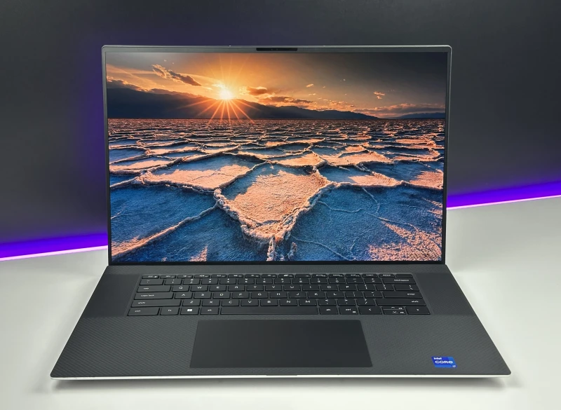 Laptop Dell XPS 17 9720 z i7-12700H, RTX 3060 (6GB) i ekranem 17" FHD+. Smukły laptop premium z klawiaturą US i portami Thunderbolt 4. Laptop Dell XPS 17 9720 z i7-12700H, RTX 3060 (6GB) i ekranem 17" FHD+. Smukły laptop premium z klawiaturą US i portami Thunderbolt 4.