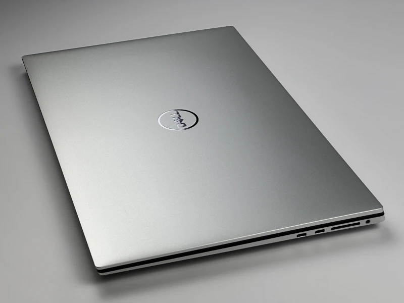 Laptop Dell XPS 17 9720 z i7-12700H, RTX 3060 (6GB) i ekranem 17" FHD+. Smukły laptop premium z klawiaturą US i portami Thunderbolt 4.