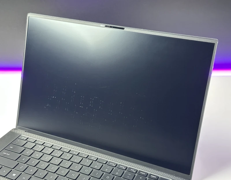 Dell XPS 15 9510 - i7-11800H, 15.6" FHD+, RTX 3050 Ti i klawiatura US. Laptop premium w aluminiowej obudowie do pracy kreatywnej i multimediów.