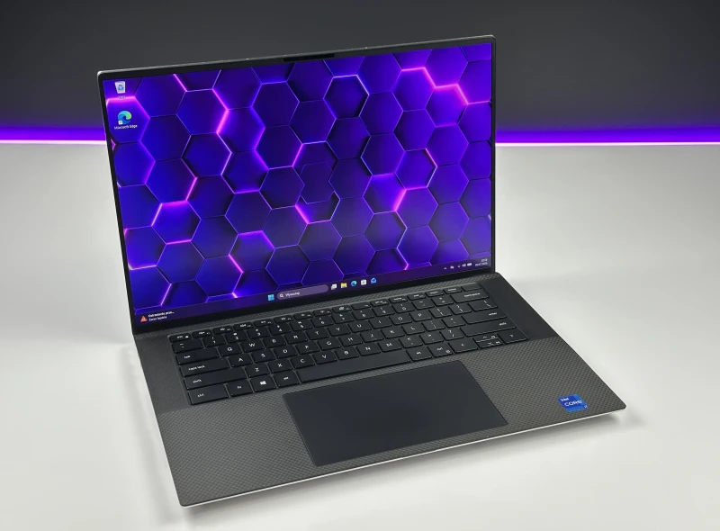 Dell XPS 15 9510 - i7-11800H, 15.6" FHD+, RTX 3050 Ti i klawiatura US. Laptop premium w aluminiowej obudowie do pracy kreatywnej i multimediów.