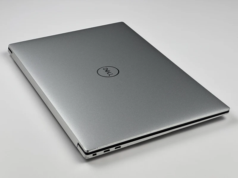 Dell XPS 15 9510 - i7-11800H, 15.6" FHD+, RTX 3050 Ti i klawiatura US. Laptop premium w aluminiowej obudowie do pracy kreatywnej i multimediów.