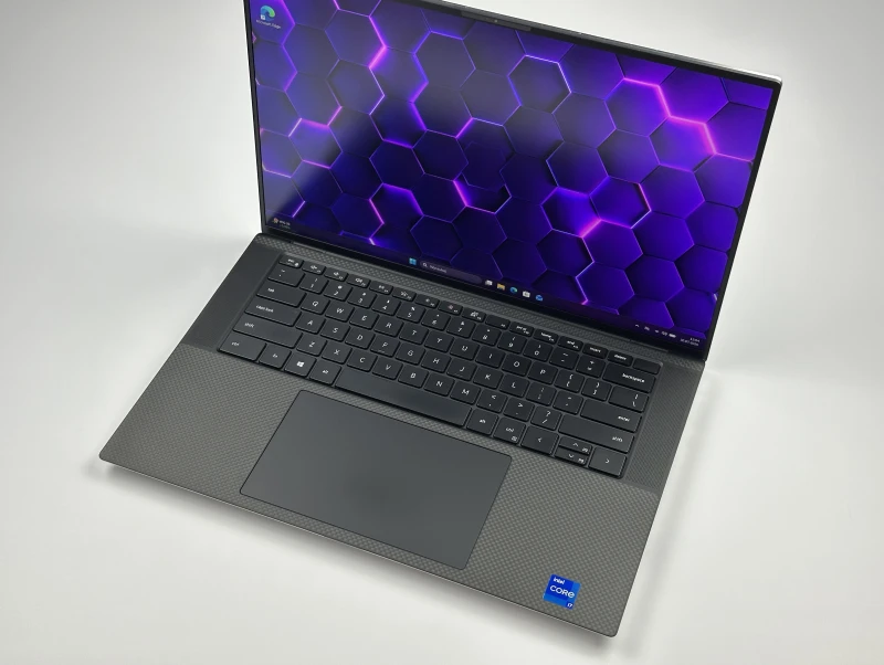 Dell XPS 15 9510 - i7-11800H, 15.6" FHD+, RTX 3050 Ti i klawiatura US. Laptop premium w aluminiowej obudowie do pracy kreatywnej i multimediów.