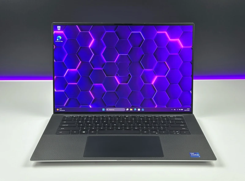 Dell XPS 15 9510 - i7-11800H, 15.6" FHD+, RTX 3050 Ti i klawiatura US. Laptop premium w aluminiowej obudowie do pracy kreatywnej i multimediów.