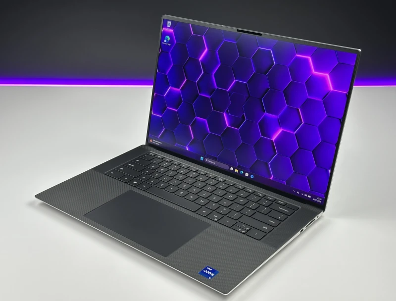 Dell XPS 15 9510 - i7-11800H, 15.6" FHD+, RTX 3050 Ti i klawiatura US. Laptop premium w aluminiowej obudowie do pracy kreatywnej i multimediów.