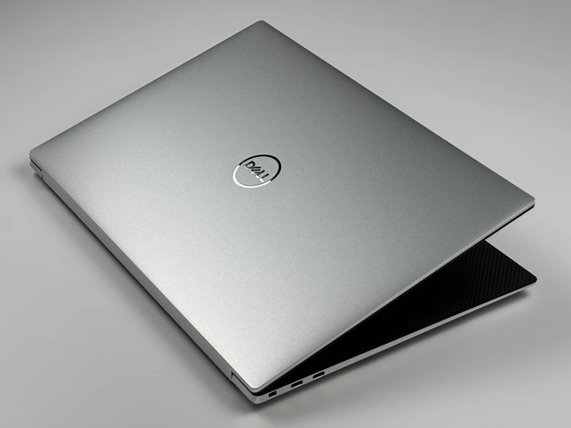 Dell XPS 15 9510 - i7-11800H, 15.6" FHD+, RTX 3050 Ti i klawiatura US. Laptop premium w aluminiowej obudowie do pracy kreatywnej i multimediów.