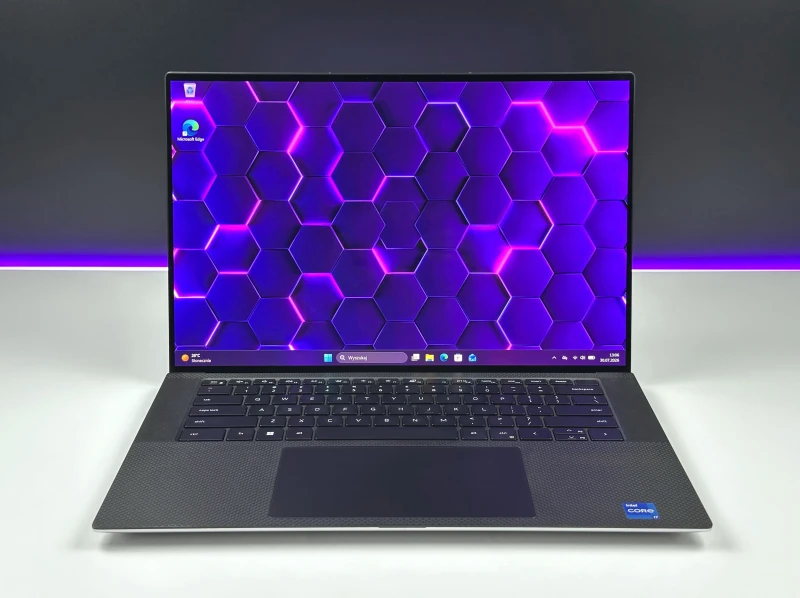 Dell XPS 15 9510 z i7-11800H, RTX 3050 Ti i dotykowym ekranem 15.6" 3.5K OLED. Elegancki laptop z aluminiową obudową i obrazem klasy premium.