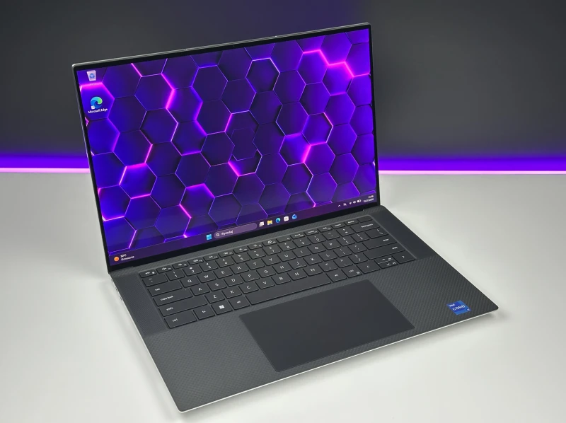 Dell XPS 15 9520 z i7-12700H, DDR5, 15.6" 3.5K OLED i RTX 3050 Ti. Laptop premium z klawiaturą US, świetnym obrazem i mocą do pracy kreatywnej.