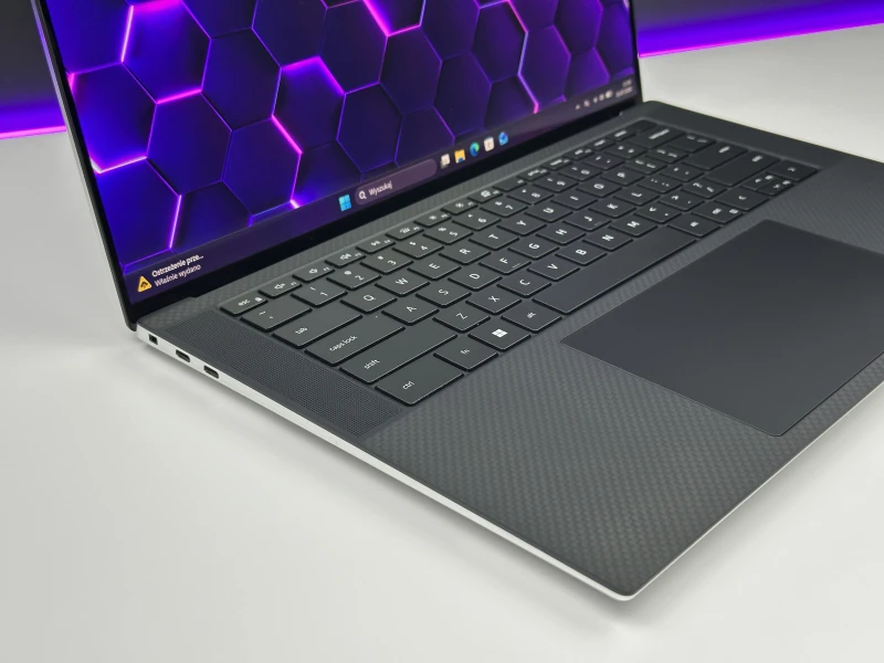 Dell XPS 15 9520 z i7-12700H, DDR5, 15.6" 3.5K OLED i RTX 3050 Ti. Laptop premium z klawiaturą US, świetnym obrazem i mocą do pracy kreatywnej.