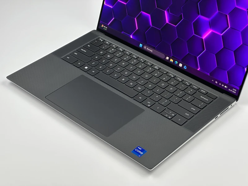 Dell XPS 15 9520 z i7-12700H, DDR5, 15.6" 3.5K OLED i RTX 3050 Ti. Laptop premium z klawiaturą US, świetnym obrazem i mocą do pracy kreatywnej.