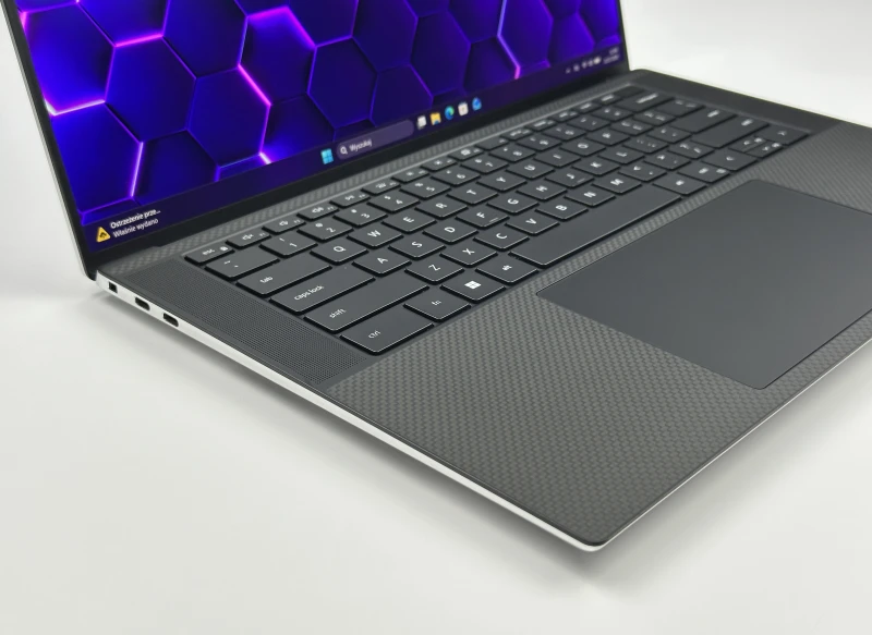 Dell XPS 15 9520 z i7-12700H i RTX 3050 łączy mobilność z mocą. Ekran FHD+ 15,6" zapewnia komfort pracy i świetną jakość obrazu. Wejdź do LF!
